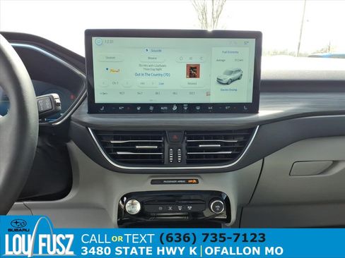 Used 2025 Ford Escape Platinum w/ Class II Trailer Tow Package image 10