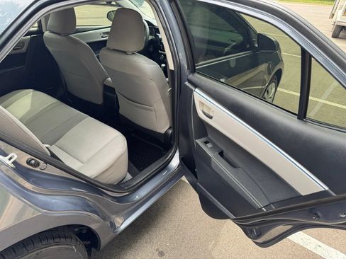 Used 2015 Toyota Corolla LE FWD image 13