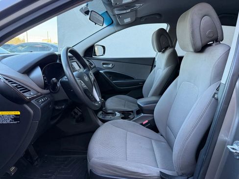 Used 2018 Hyundai Santa Fe Sport image 2