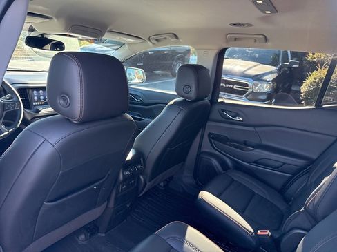 Used 2023 GMC Acadia AT4 w/ Technology Package image 11