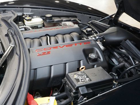Used 2008 Chevrolet Corvette Coupe w/ Z51 Performance Package RWD image 31