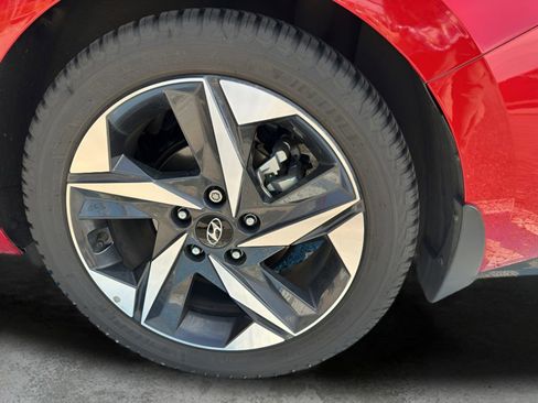 Used 2022 Hyundai Elantra SEL w/ Convenience + Premium Package FWD image 14