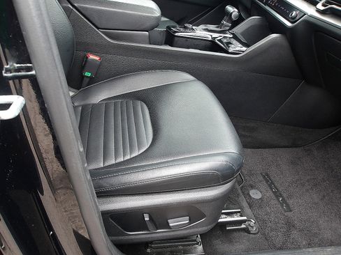 Used 2024 Kia Sportage SX image 10