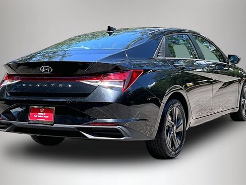 Used 2022 Hyundai Elantra SEL FWD image 5