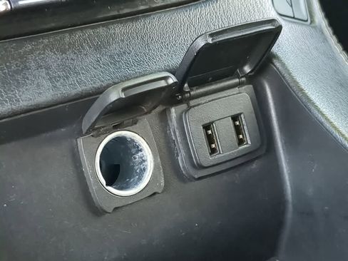 Used 2018 Chevrolet Tahoe LT w/ RST Edition image 28