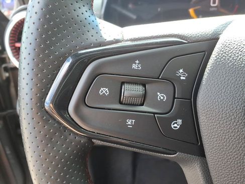 Used 2024 Chevrolet Trax RS w/ Sunroof Package FWD image 23