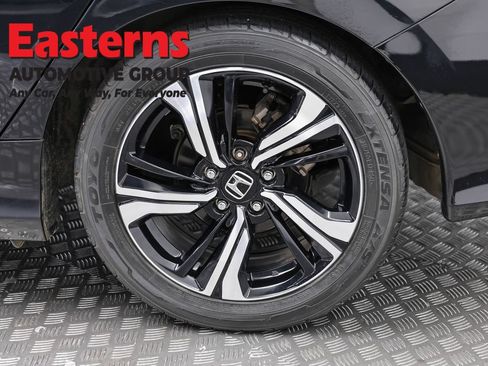 Used 2017 Honda Civic Touring image 29