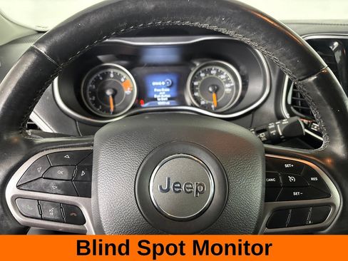 Used 2019 Jeep Cherokee Limited FWD image 14