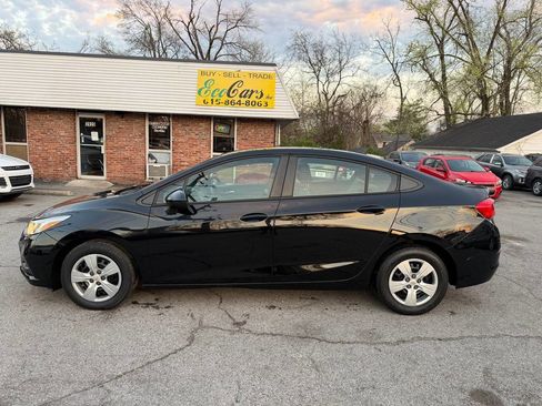 Used 2017 Chevrolet Cruze LS image 10