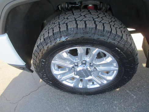 Used 2023 GMC Sierra 2500 Denali w/ Denali Ultimate Package image 15