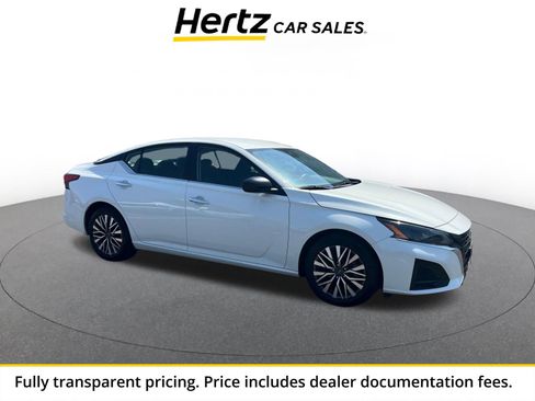 Used 2025 Nissan Altima 2.5 SV FWD image 1