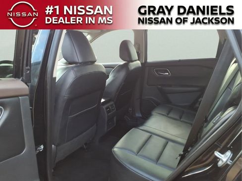 Used 2021 Nissan Rogue SV w/ Premium Package image 26