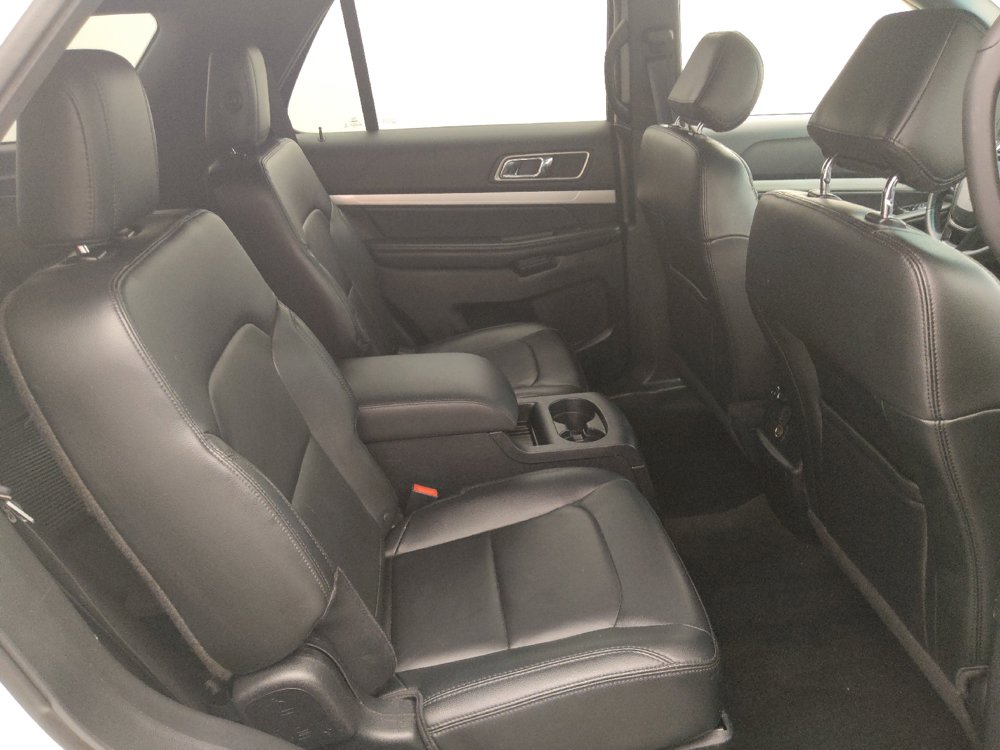 Used 2016 Ford Explorer XLT w/ Equipment Group 202A AWD/4WD image 19
