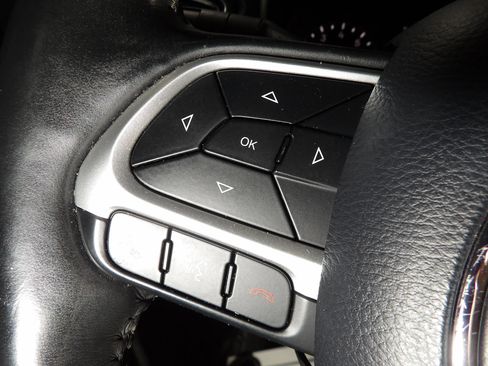 Used 2019 Jeep Compass Latitude AWD/4WD image 18