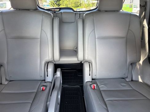 Used 2015 Toyota Highlander Limited w/ Driver Technology Package AWD/4WD image 22