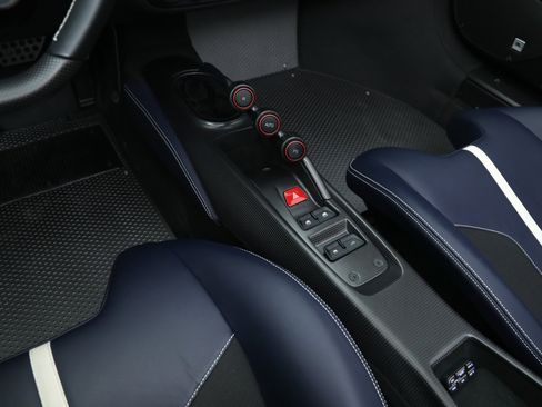 Certified 2020 Ferrari 488 Pista Spider image 34