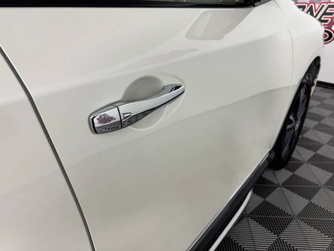 Used 2018 Nissan Pathfinder Platinum image 35