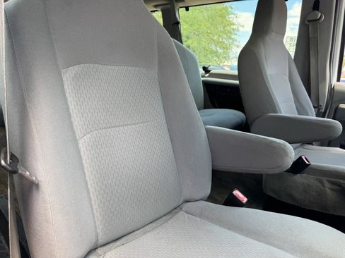 Used 2012 Ford E-350 and Econoline 350 XLT RWD image 25