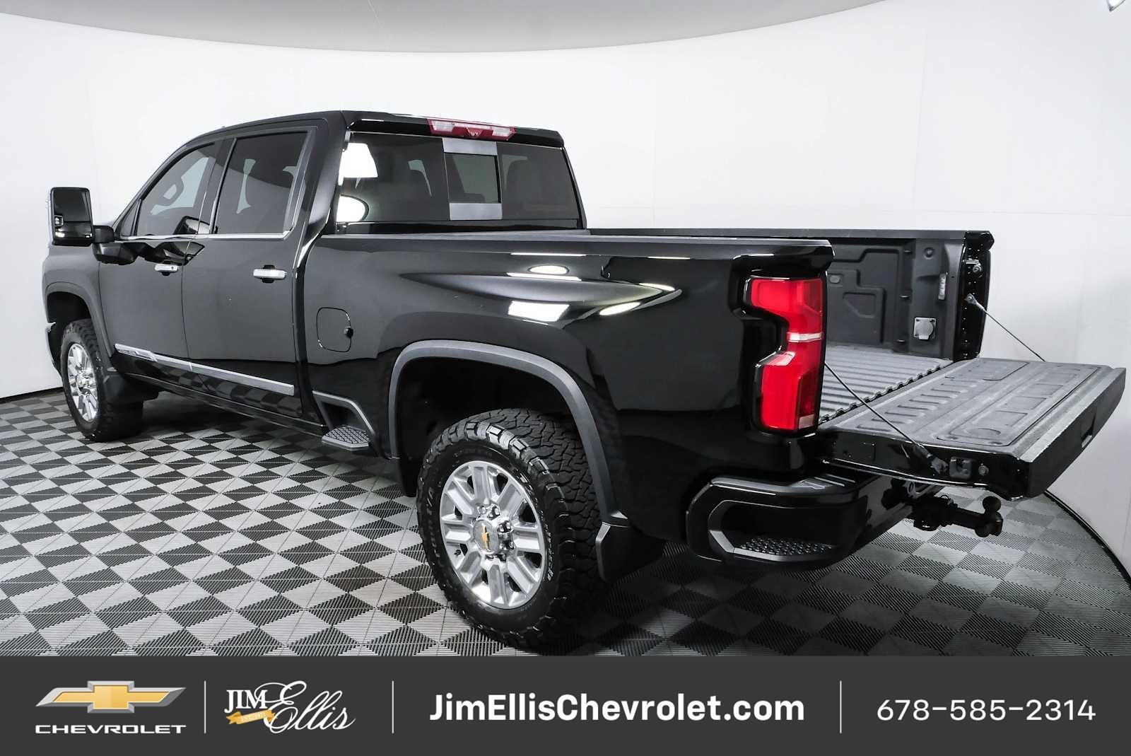 Certified 2024 Chevrolet Silverado 2500 High Country w/ Technology Package AWD/4WD image 33