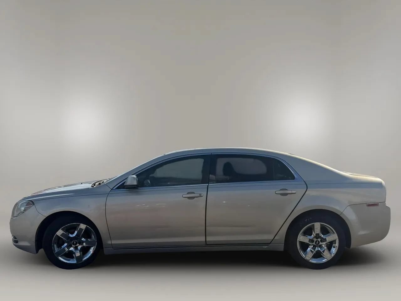 Used 2010 Chevrolet Malibu LT w/ Power Convenience Package FWD image 2