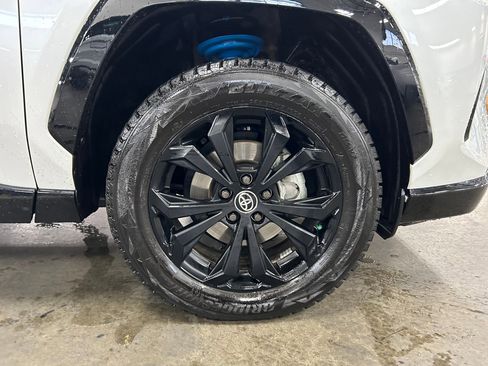 Certified 2024 Toyota RAV4 SE w/ Convenience Package image 30