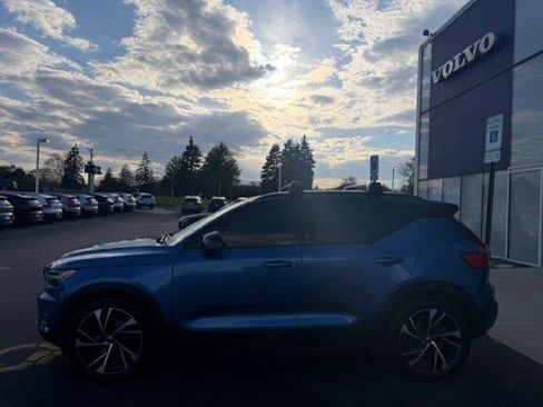 Used 2019 Volvo XC40 T5 R-Design AWD/4WD image 4