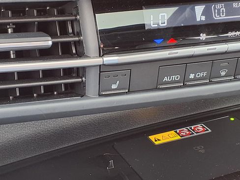 Certified 2025 Toyota Sienna XLE Woodland Edition image 13