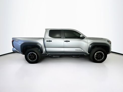 Used 2025 Toyota Tacoma TRD Off-Road AWD/4WD image 10