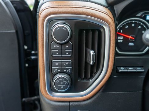 Used 2019 Chevrolet Silverado 1500 High Country w/ Technology Package image 20