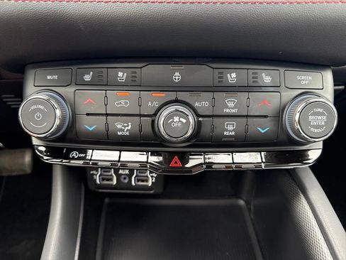 Used 2024 Dodge Durango GT image 22