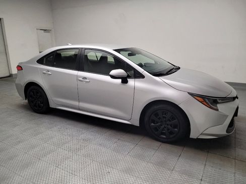 Used 2022 Toyota Corolla LE w/ Carpet Mat Package (TMS) FWD image 11