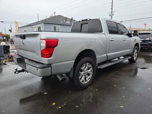 Used 2016 Nissan Titan SV RWD image 4
