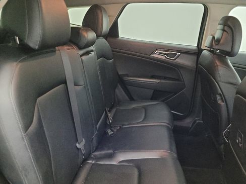 Used 2023 Kia Sportage EX image 19