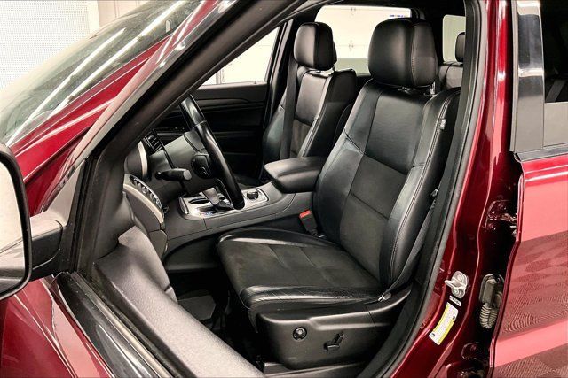 Used 2020 Jeep Grand Cherokee Altitude AWD/4WD image 24