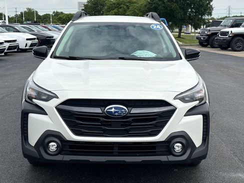 Used 2024 Subaru Outback Premium AWD/4WD image 8