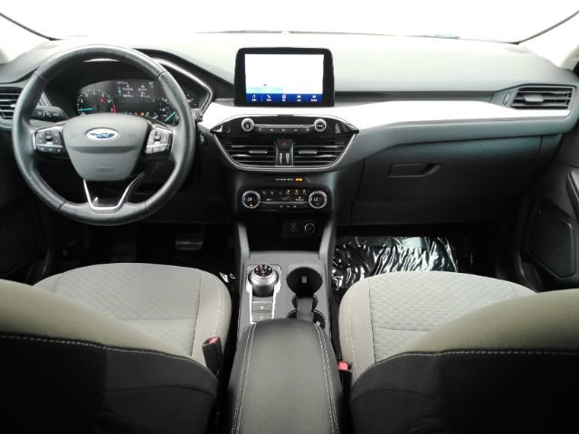 Used 2021 Ford Escape SE w/ SE Sport Appearance Package FWD image 3
