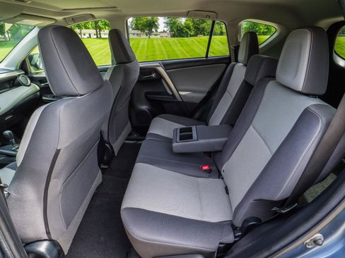 Used 2014 Toyota RAV4 XLE w/ Preferred Accessory Package AWD/4WD image 33