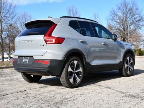 Certified 2025 Volvo XC40 B5 Plus image 7