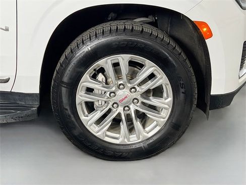 Used 2024 GMC Yukon XL SLT image 40