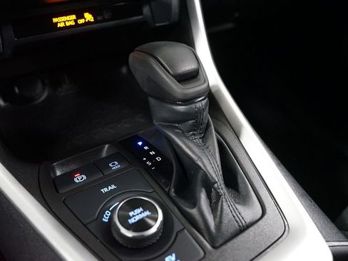 Certified 2022 Toyota RAV4 LE image 20