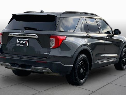 Used 2020 Ford Explorer XLT w/ Equipment Group 202A AWD/4WD image 13