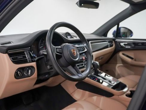 Certified 2022 Porsche Macan AWD/4WD image 4