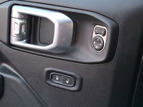 Used 2021 Jeep Wrangler Unlimited Sport image 26