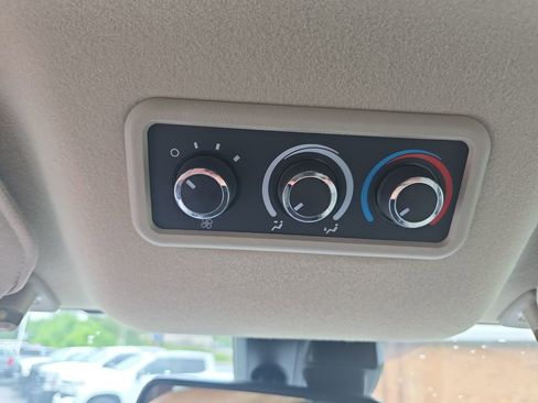 Used 2025 GMC Savana 3500 LT w/ LT Preferred Equipment Group RWD image 22