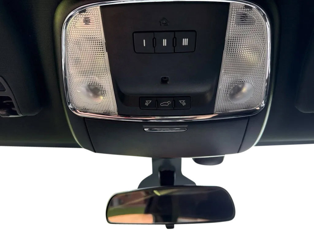 Used 2020 Jeep Grand Cherokee Laredo w/ Security & Convenience Group AWD/4WD image 25