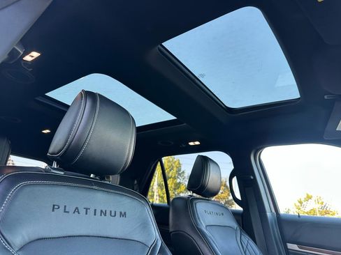 Used 2018 Ford Explorer Platinum AWD/4WD image 13