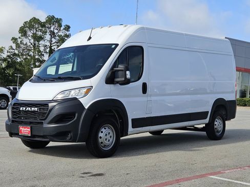 Used 2023 RAM ProMaster 2500 FWD image 3