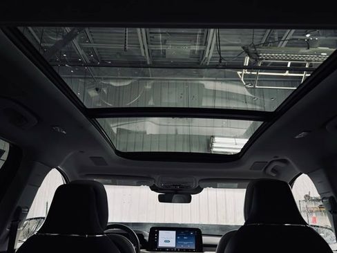 Certified 2025 Lincoln Aviator Reserve w/ Equipment Group 201A image 23