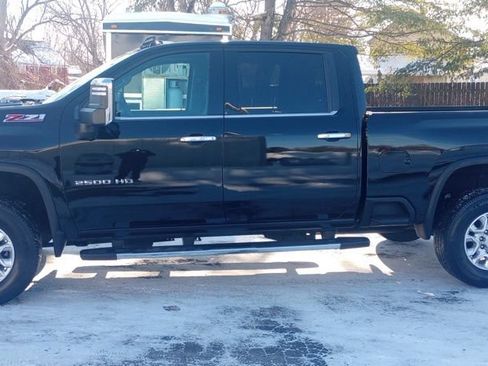 Used 2024 Chevrolet Silverado 2500 LTZ w/ LTZ Premium Package AWD/4WD image 4