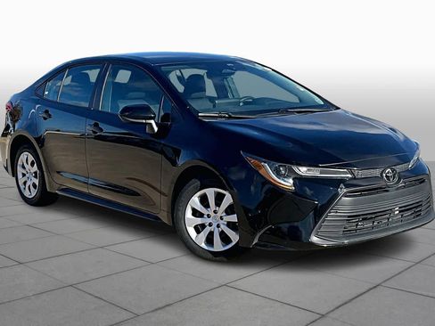 Used 2024 Toyota Corolla LE image 4